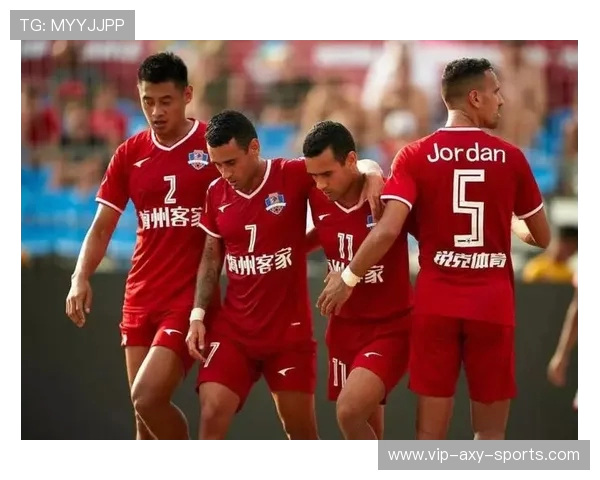 重庆足球队团队协作变革引发热议助力球队重返巅峰之路